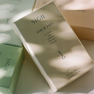 Elegant Minimalist Perfume Packaging